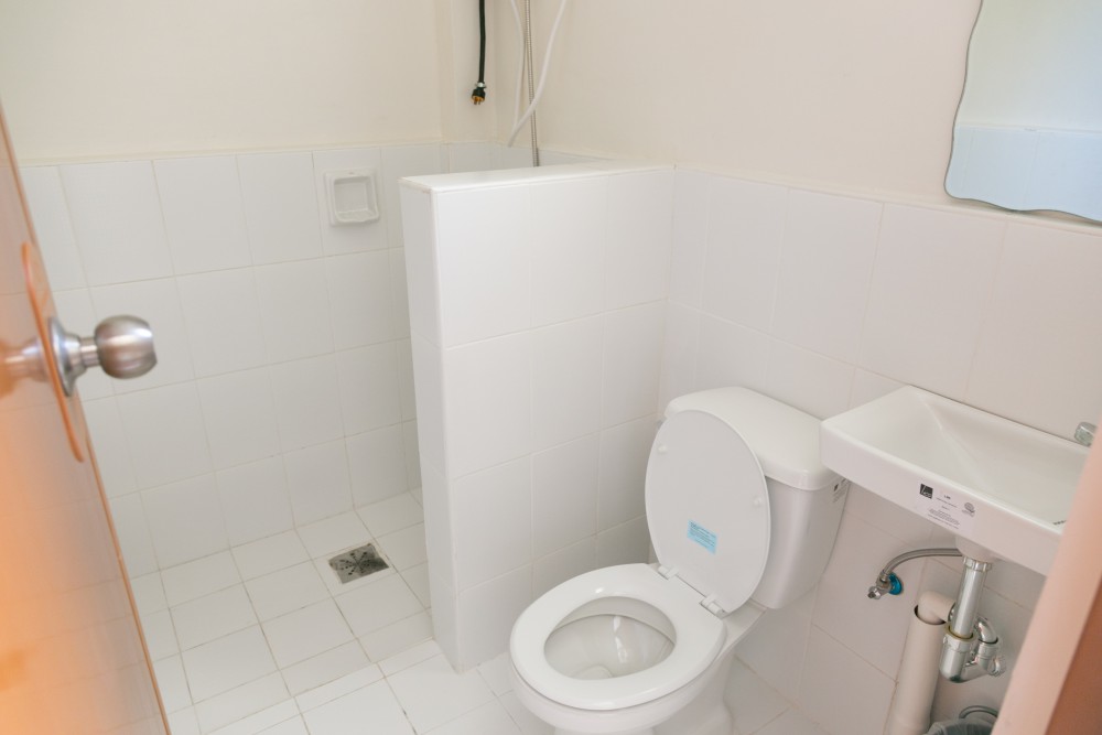 dormitory toilet02