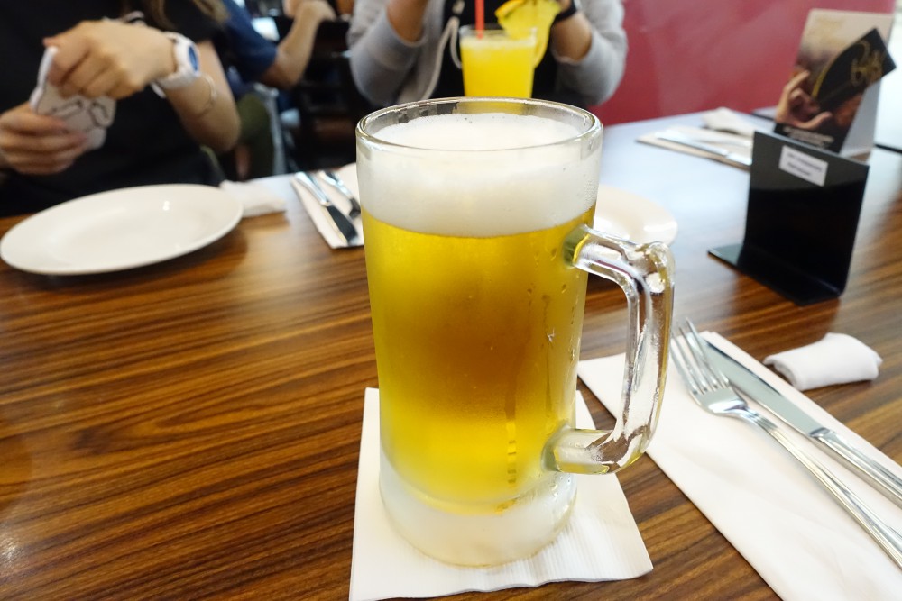 ドラフトビール22オンス(145ペソ)
