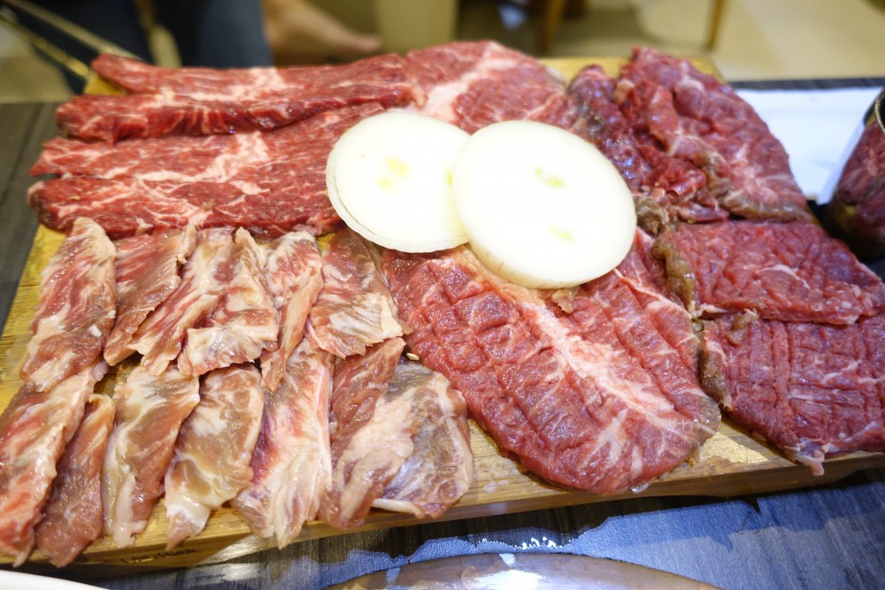 焼肉盛り合わせセット(600g1,900ペソ)